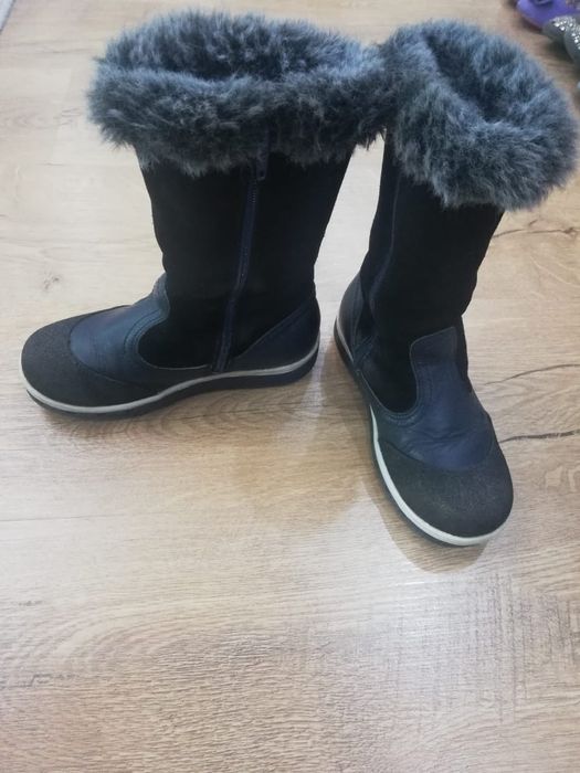 Продам зимние сапоги для девочек