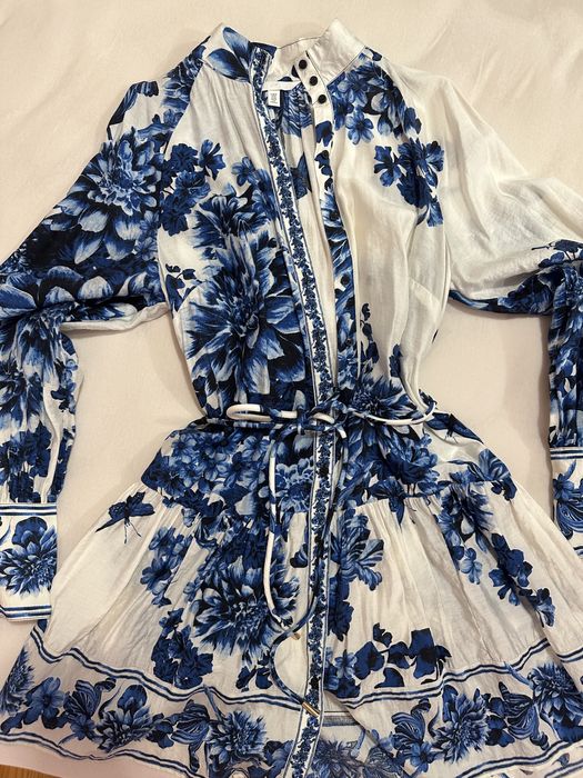 Рокля с дълъг ръкав