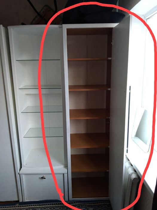 Продам шкаф пенал