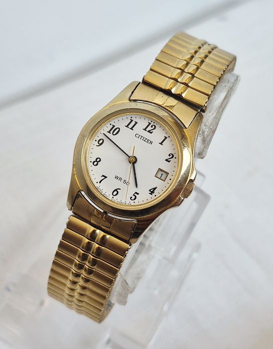 Ceas de dama Citizen cu Quartz, carcasă si bratara din oțel inoxidabil.