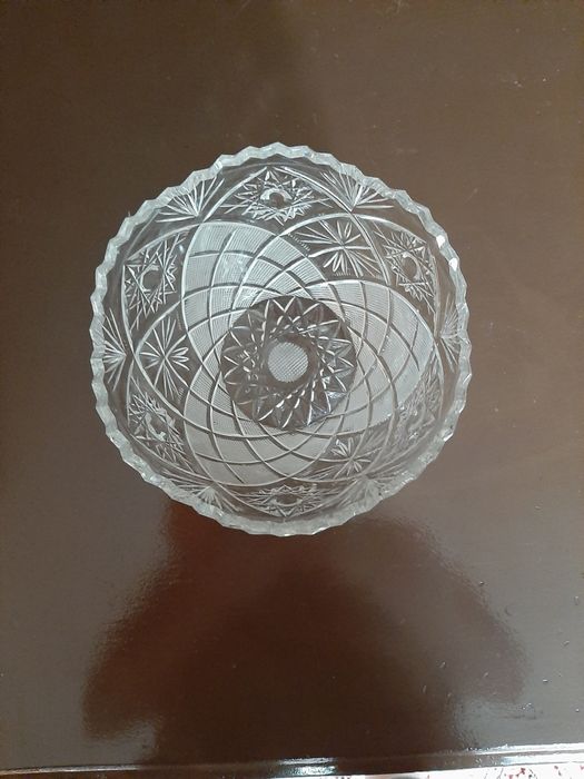 Продам  конфетницу. Производство  Чехия.