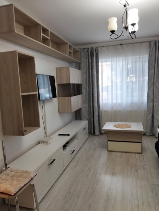 Închiriez apartament cu două camere!!!
