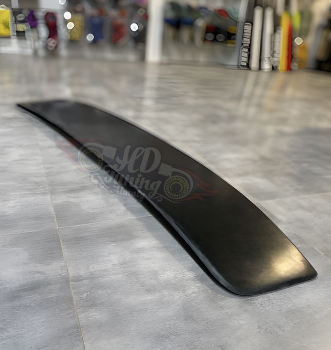 Козырек на стекло BMW E34