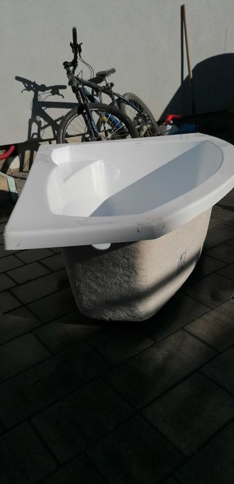 Vana pentru baie pe colt 140x90