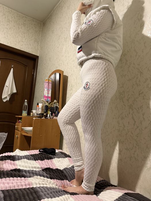 Продам костюм тройка Moncler