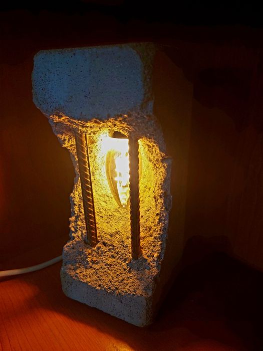 Бетонна арт лампа