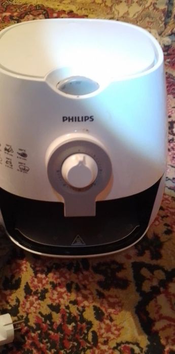 фритюрник с горещ въздух Philips Daily Collection Airfryer HD9216/80.