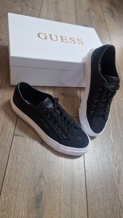 Дамски кецове GUESS