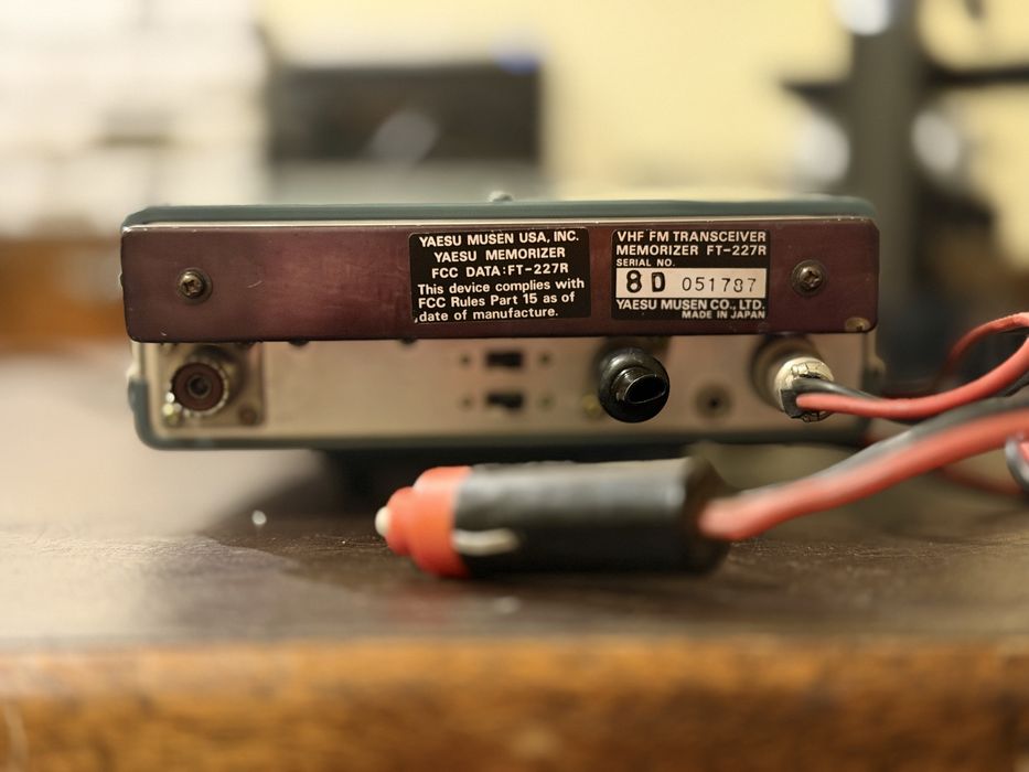 Yaesu FT‑227R – VHF 2 m, cu manual și microfon original