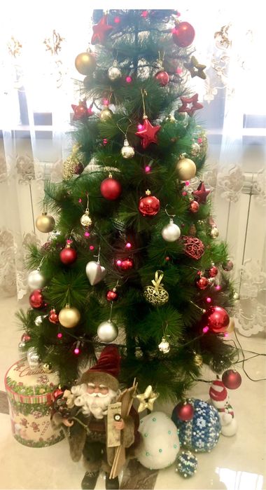 Продам елку с игрушками