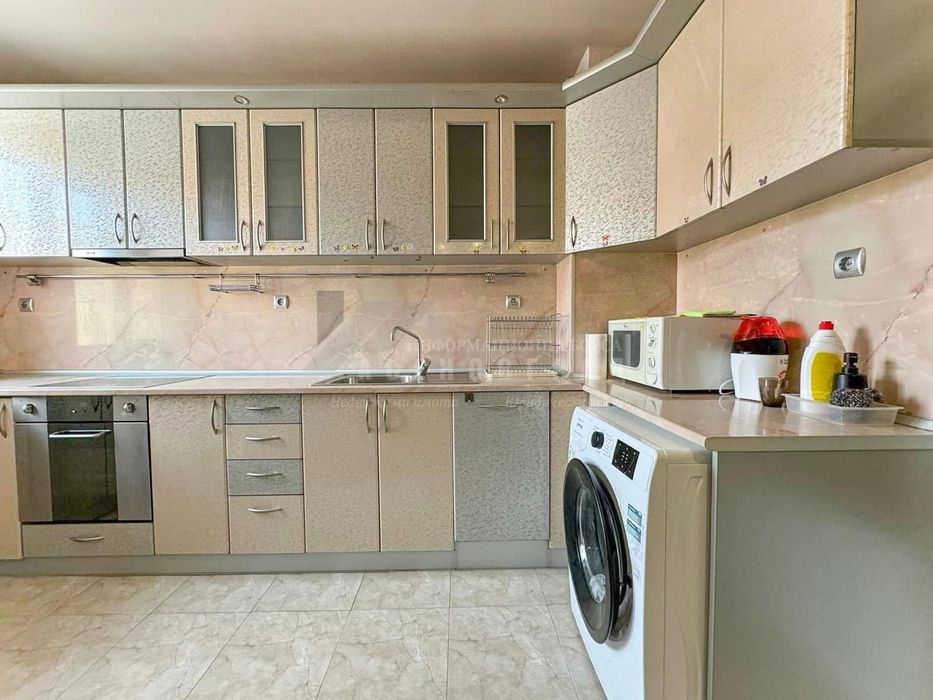 Продава се Тристаен апартамент в Асеновград - 100 кв.м за 1148 €/кв.м - Снимка #2