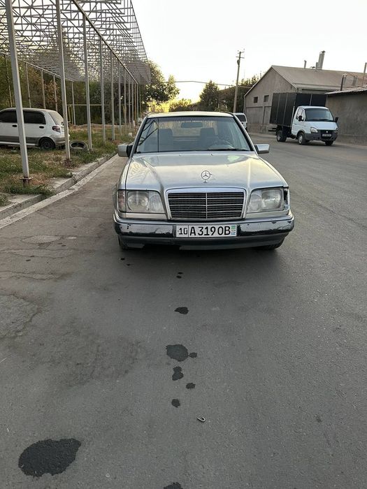 Mersedes benz 200 holatii yaxwi 1985 yil