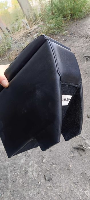 Подлокотник Polo sedan