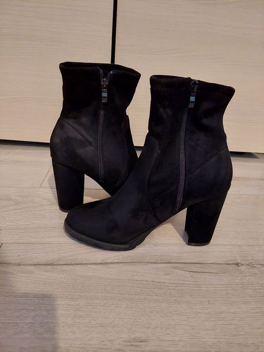 Botine negre cu toc im. piele intoarsa