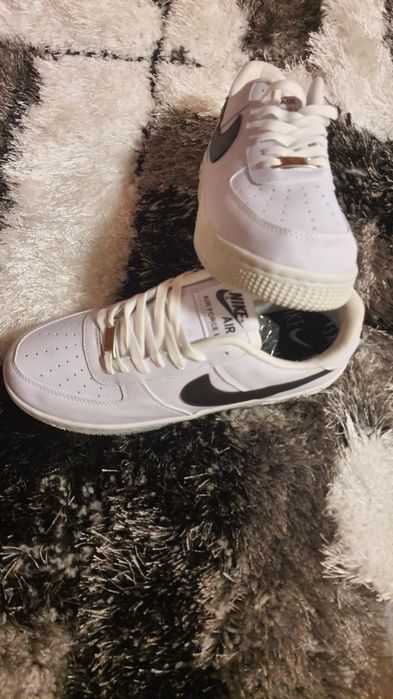 Adidasi bărbați nike