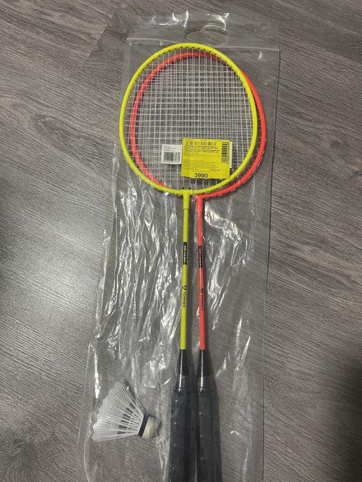 Отдам за две плитки шоколадки бадминтон