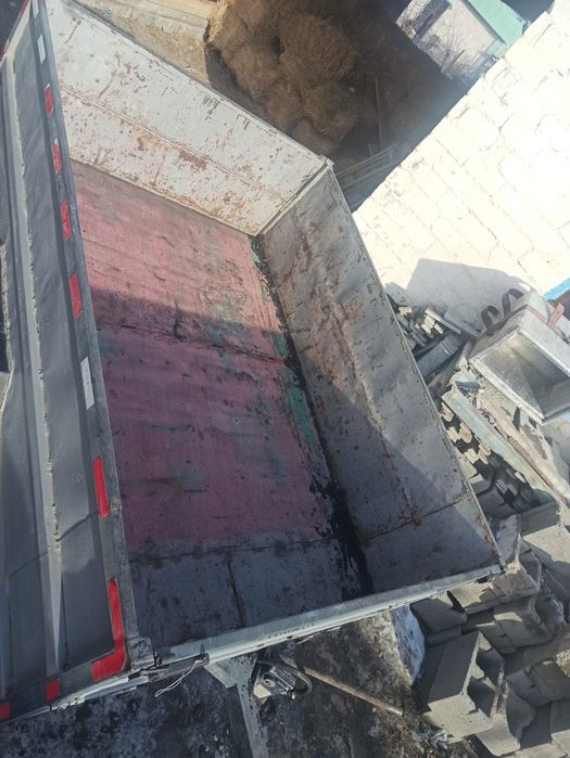 Продам прицеп срчно