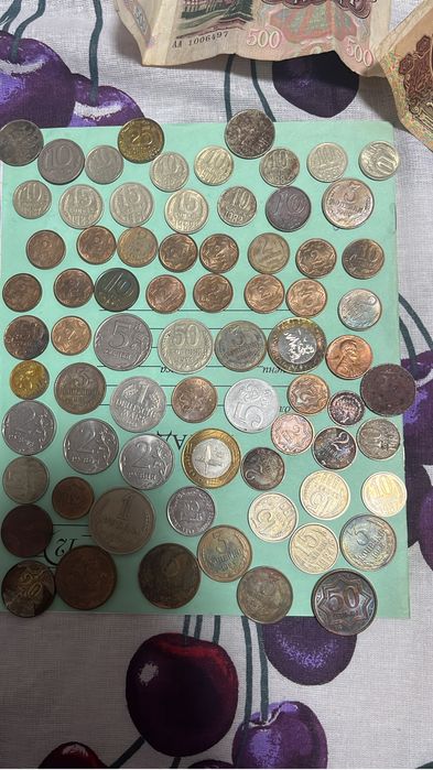 Продаю монеты, разные, старых годов