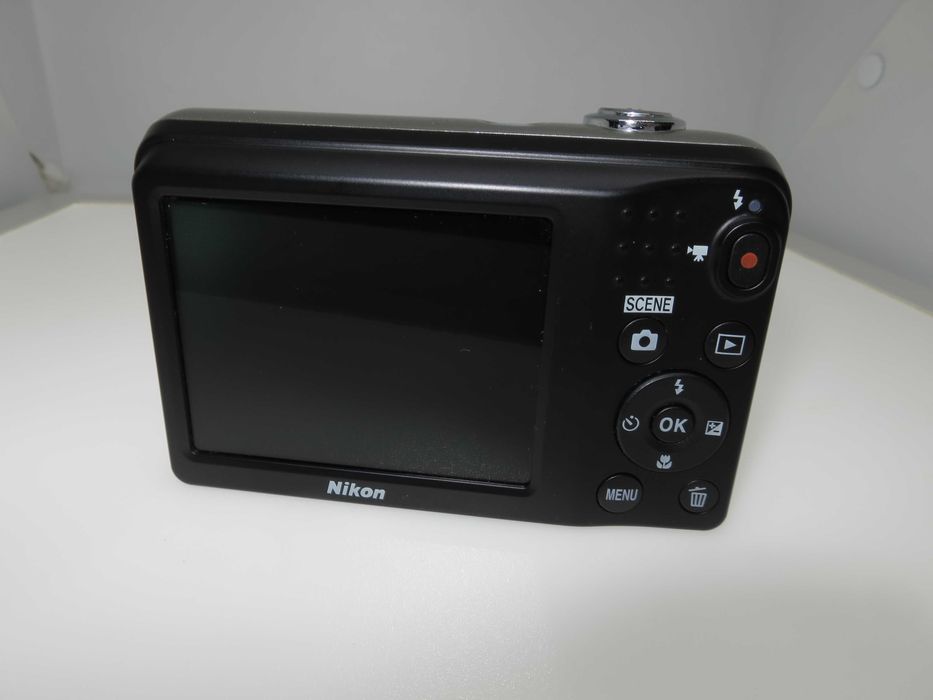 Nikon Coolpix A10 страхотен компактен фотоапарат цифрова камера