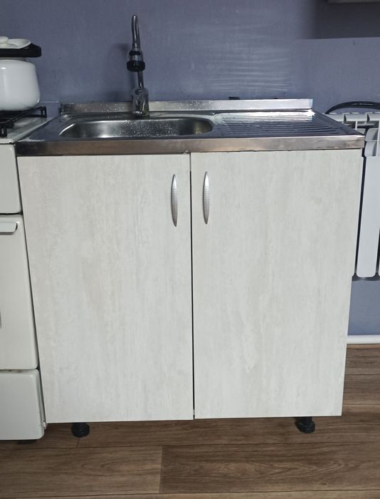 Продам шкафчик с раковиной