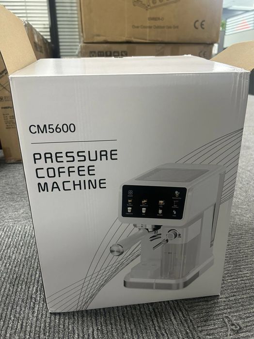 Vand Espressor de cafea automat cu touch, este nou nout (Nu De'Longhi, Nu philips)