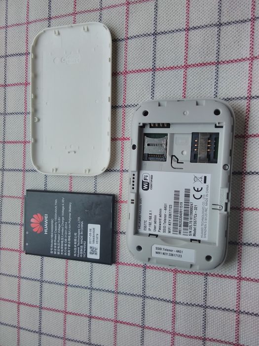 страхoтен джобен рутер бисквитка 4G LTE високоскоростен