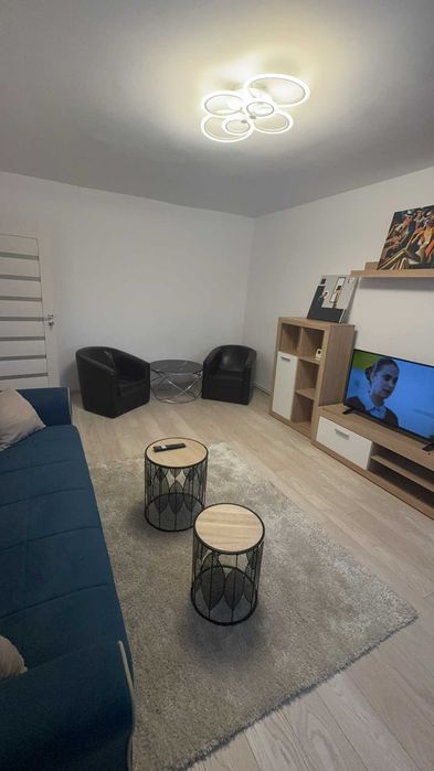 Inchiriere apartament, 1 mai, 3 camere, decomandat, etajul 1