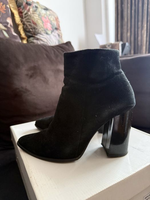 Botine cu toc gros din piele