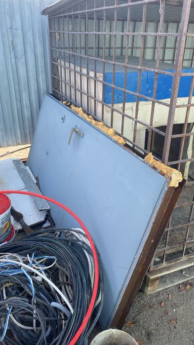 Дверь железная, 80см