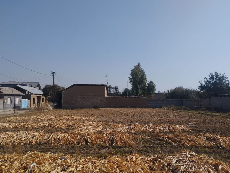 Участка сотилади