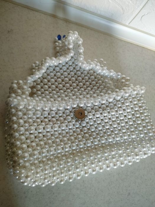 Сумка из белых бусин (жемчуг)