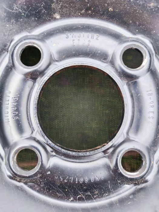 Резервна гума (патерица).