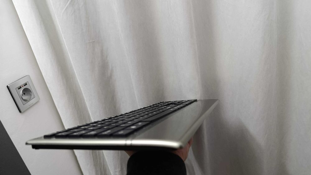 Vând tastatura CANYON cu mouse