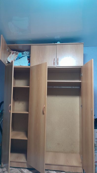 Шкаф,шифонер,высокий