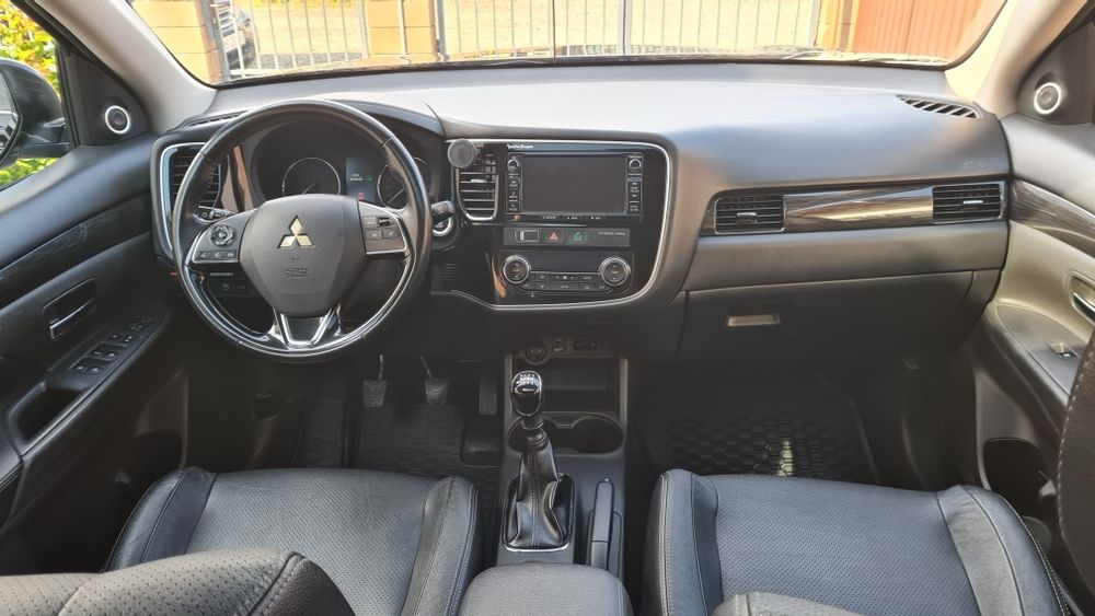 Mitsubishi Outlander, 2016, 2.2 Diesel, 7 locuri, ACCEPT SCHIMB cu DACIA SPRING!