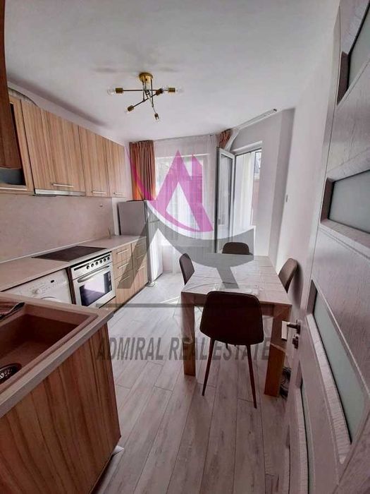 Дава се под наем Тристаен апартамент в Варна, Център - 70 кв.м за 560.49 € - Снимка #1