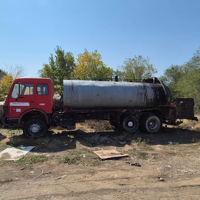 Гудронатор-Битумовоз Мерседес