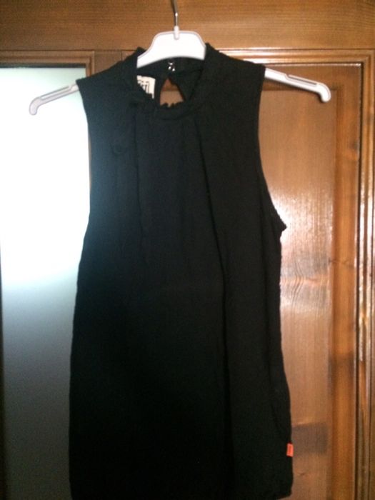 Vând bluzã, cãmasã