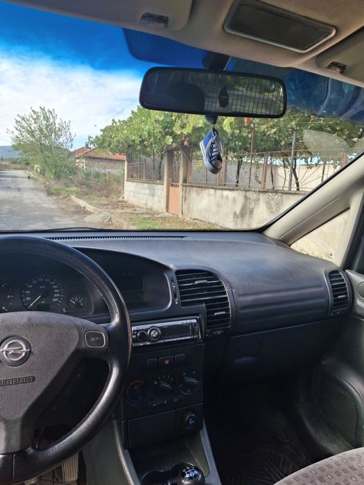 Opel Zafira 2.0 101 к.с.