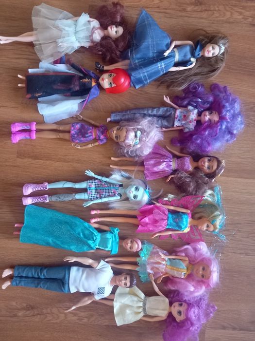 Lot doisprezece papusi diverse, Monster High
