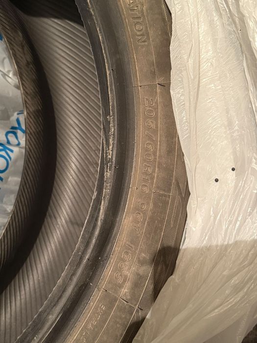 Продам зимние резины шипы YOKOHAMA