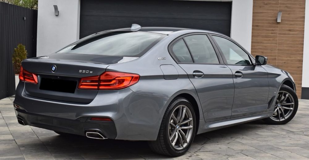 BMW~Seria~5~M~Pachet~Camera~360~Ventilație~Led~Head~UP~Harman~Kardon~2019