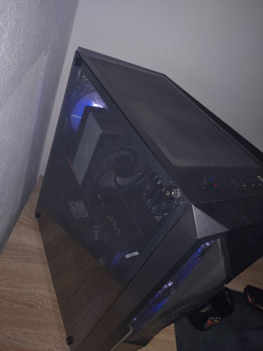 Carcasa PC Gamemax Revolt 6 ventilatoare incluse
