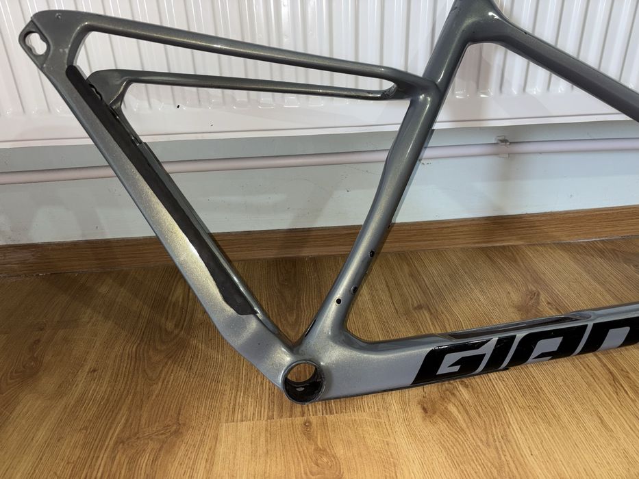 Cadru bicicleta giant revolt carbon !!!