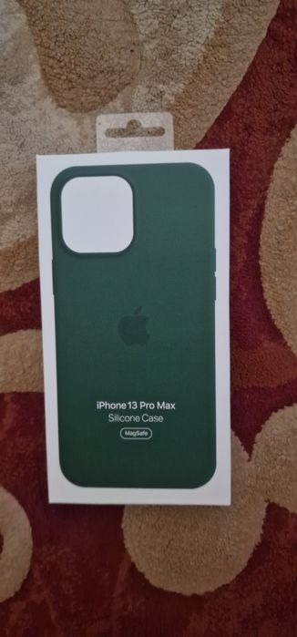 Vând husă pentru Iphone 13 pro max originală !
