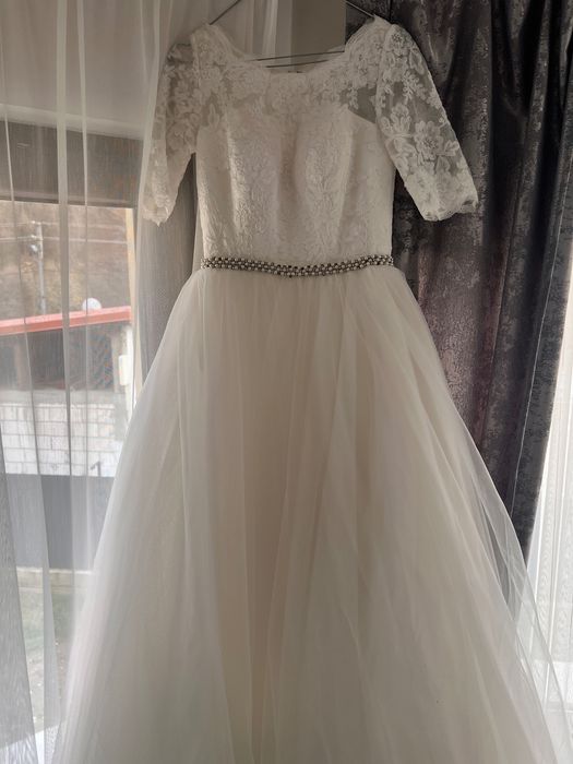 Rochie de mireasă cu trenă, marime 36. Mai multe detalii