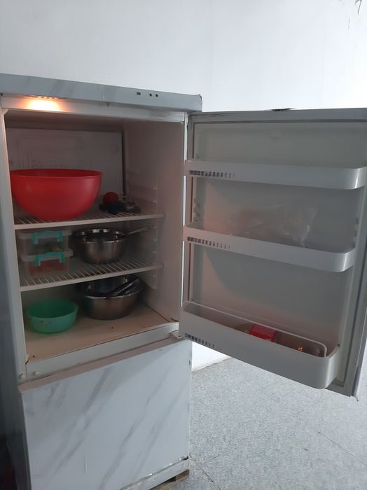 Холадилник сатылады