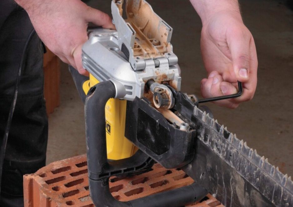 Трион за тухли DEWALT тип Alligator DWE398, 1700W, 430mm