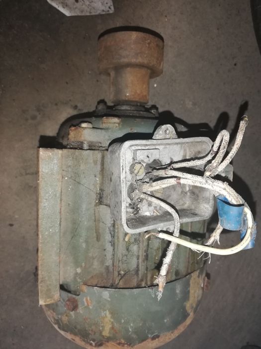 Электро моторы продам