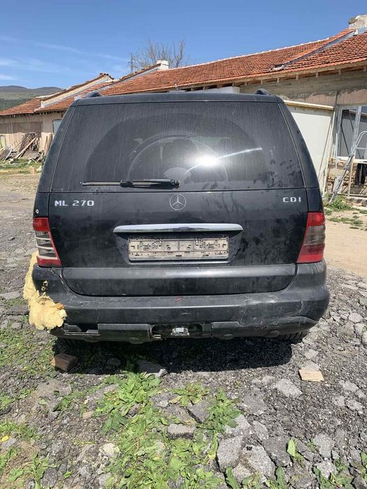 Продавам мерцедес мл на части
